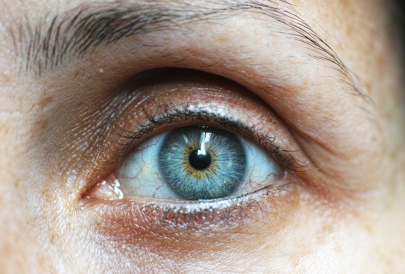 simptome cataracta ochi)